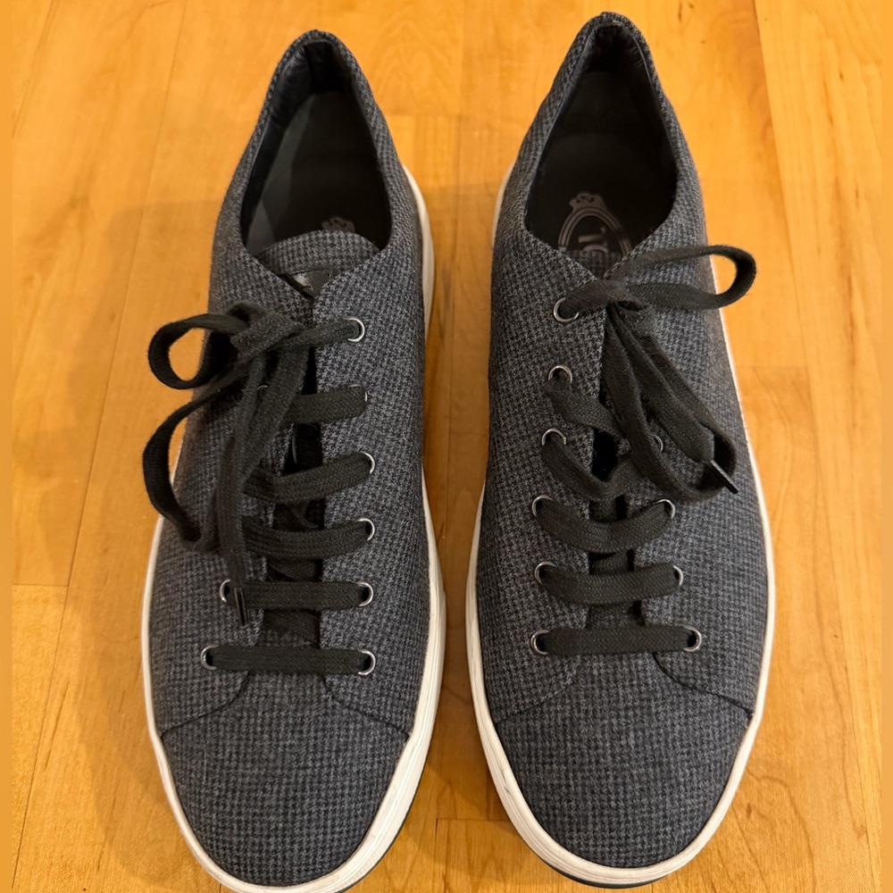 Tod's Gray Sneakers Sleek Design Everyday Comfort